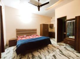THE HEAVEN HOMESTAYS - A Budget Rooms By Dhesi Group, hotel din Phagwāra