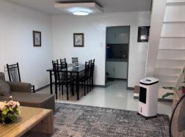 JK Transient House, hotel em Tacondo