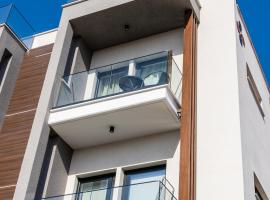 Yamas Urban Living Platinum Key, хотел в Лимасол