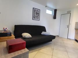 studio Les merles à Saint-Égrève, Hotel in Saint-Égrève