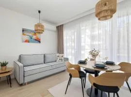 Jasny Apartament Milano 12 z Balkonem i Parkingiem by Noclegi Renters