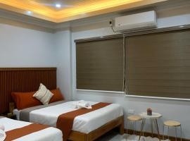 The Aetrium Resort Hotel، فندق في Bactad West