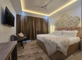 The Neeraj Ganga Paradise With Ganga View