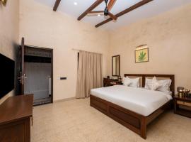 Yellowstone Resort Arambol, hótel í Arambol