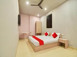 Super Hotel D Plaza Near Pitampura Metro Station