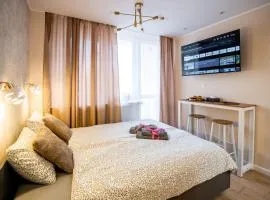 Super Central studio with Balcony & View!