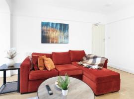 Spacious 4 Bed Semi-Detached House Driveway Parking in Stanmore, hotel Stanmore-ban