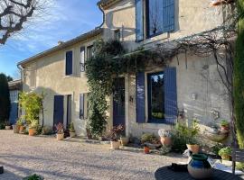 La Vieille Ecurie, Hotel in Saint-Andiol