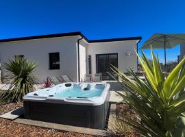 La Maison Palulova - Jacuzzi - 400m plage, hotel i Plouescat