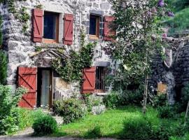 Maison ferme équestre du Ténéré, Hotel in Saint-Jean-Lachalm