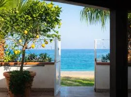 Sicily Mistral Marinello Villa fronte mare con accesso diretto