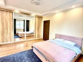 Apartment Versailles Park 2