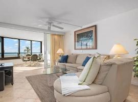 Oceanfront 2-Bedroom Condo with Balcony and Gulf Views, hotel en Venice