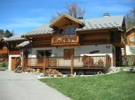Charmant 2 Pièces + Coin Montagne - Parking Privé, WiFi, Proche Pistes - FR-1-762-31