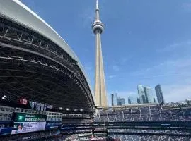 CANADA SOCCER FAN HUB STAY-Walk to Harbourfront Centre