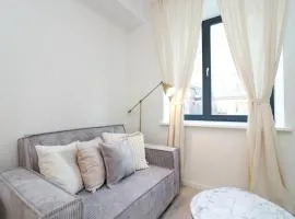 Stylish studio, private parking, washer & dryer