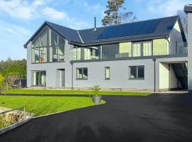 Grey Rocks House