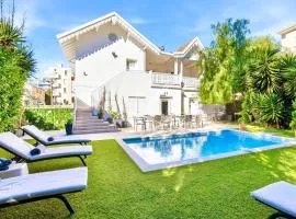 Villa Anna for 10 people with a pool and garden