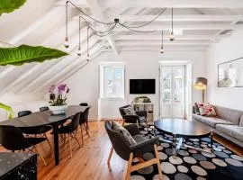 PN48 brith apartment over Cascais roof, 120m2 close from beach and restaurant