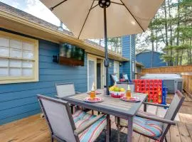 4 Mi to Airport Atlanta Home with Deck and Hot Tub