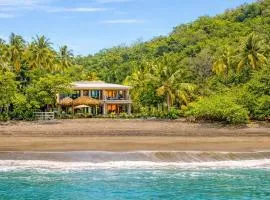 Luxury Beachfront Estate w Private Chef, Full StaffConcierge Resort Amenities