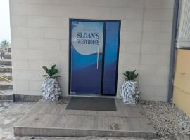 Sloan's Guesthouse, hotelli kohteessa Monrovia