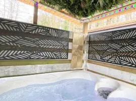 Magpie 5 Hot Tub HuntersMoon-Warminster-Bath-Wiltshire