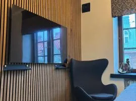 Iso Roobertinkatu B - Picturesque Area in Helsinki Center Apartment