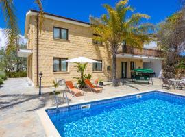 Villa Alonia, hotel em Simou