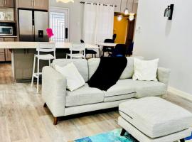 The Oasis- luxury in prime location, hot tub & gym, hotel i Guarata