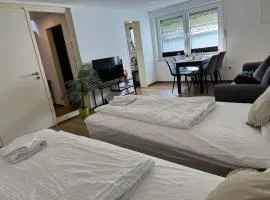 FÜR 3, Boxspringbetten, Küche, Smart TV, Internet