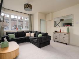 Luxury & Affordable newly renovated house in grimsby, hotel v mestu Grimsby