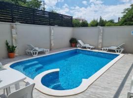 Pansion & Apartments Bridge, hotel a Blagaj