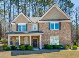 Great for Families! Getaway w/ Yard in Atlanta, hotell i Atlanta