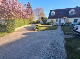 Un Instant de Calme et de Confort: La Chapelle-Rablais şehrinde bir otel