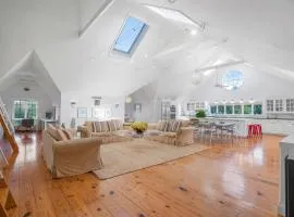 North Fork Farmhouse Wine Country Sleeps 6