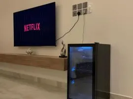 استديو هادئ بسرير ماستر f2