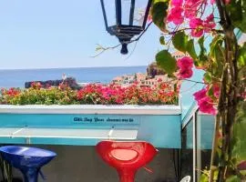 ATTIC BAY - Cozy Stay with Sea View