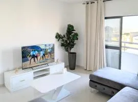 Praia Urban Hub - 2BdR 4th Floor City View and Wi-Fi