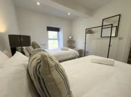 Beautiful River View with Sauna