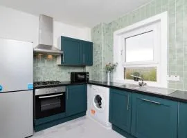 Comfortable 2 Bed, Sleeps 4, Dunfermline