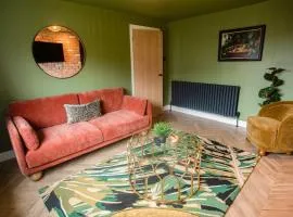 Unique 3 Bed Home, Stewarton