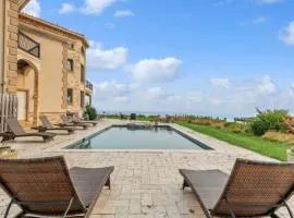 Hamptons Waterfront Paradise