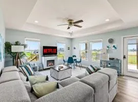 Hot Tub and Pet friendly home