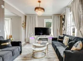 Free Parking! Townhome 3 Mi to Dtwn Rochester