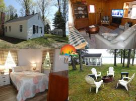 Alden में, होटल South Cottage on Torch Lake