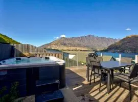 Lake Views and Spa - 10 min to CBD 3Bed Sofa bed