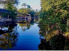 Waterfront Room with Private Bathroom Near PBIA & Lake Osborne, Hotel in Lake Worth