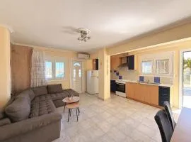 Elena's 3BR Maisonette with Garden & Pool