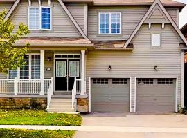 Lola's Place Luxury 3BR with 4BEDS, Sleeps 8, 3200 SF, 15 Minutes away from Niagara Falls, готель у Велланді
